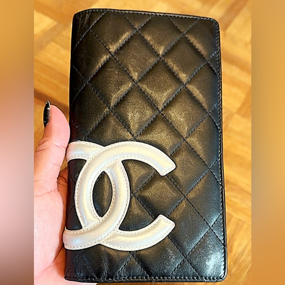 Chanel Pink Leather Wallet- box or dust bag are not include- the color varies - Picture 1 of 17